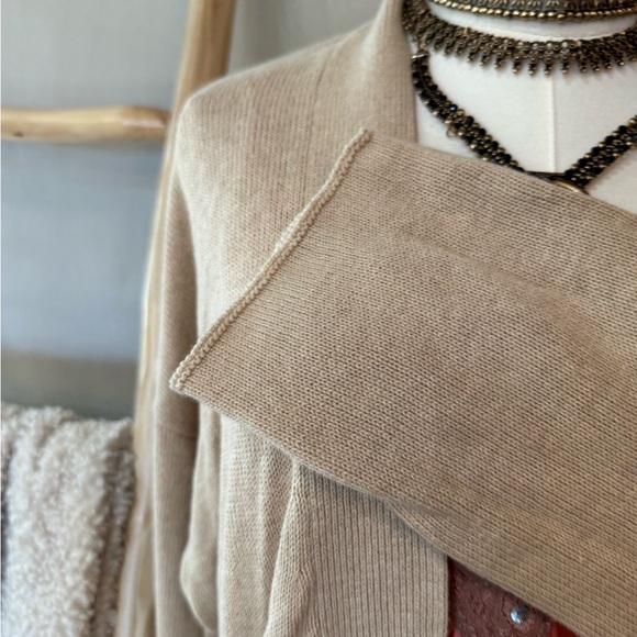 One Grey Day 🌸RARE 🌸Belted Cardigan - Picture 8 of 8